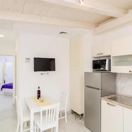 One Bedroom Ricky شقة