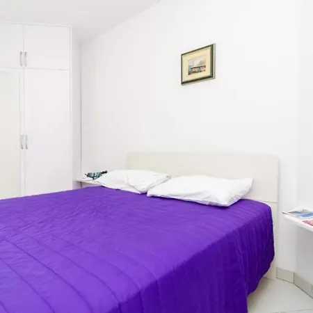 One Bedroom Ricky *