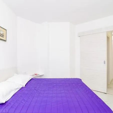 One Bedroom Ricky
